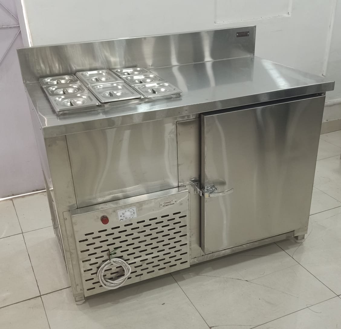 Makeline / Preparation Counter