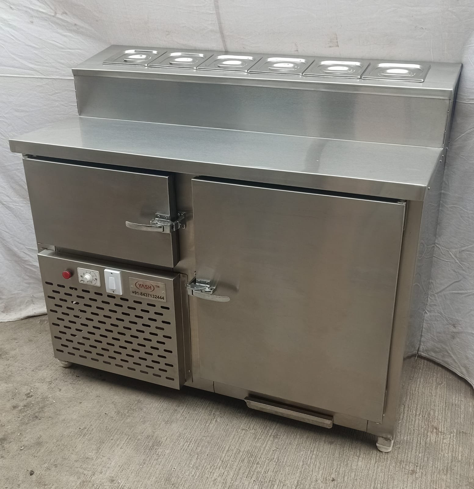 Makeline / Preparation Counter