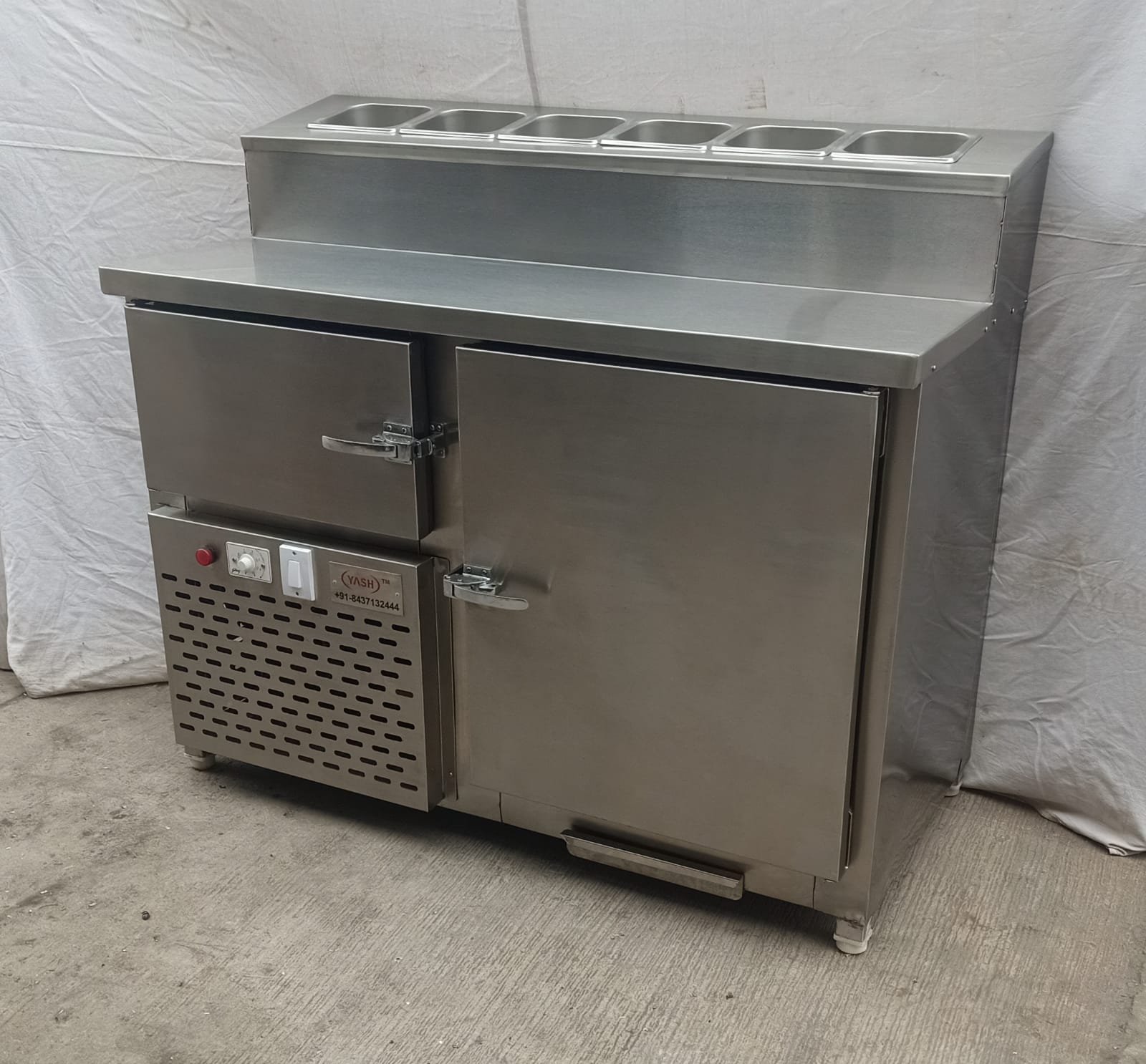 Makeline / Preparation Counter