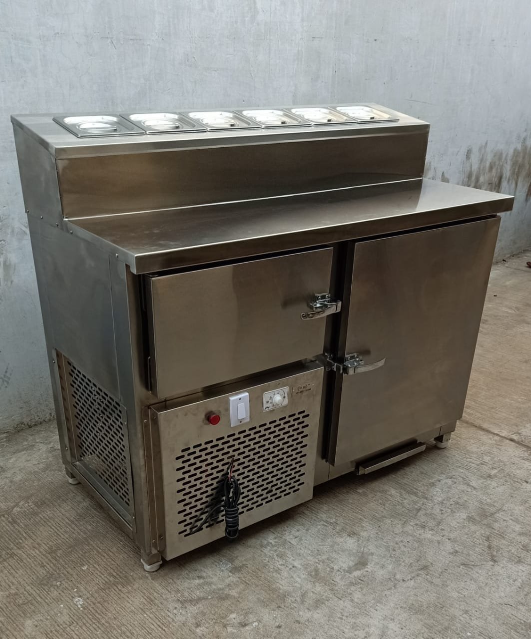 Makeline / Preparation Counter