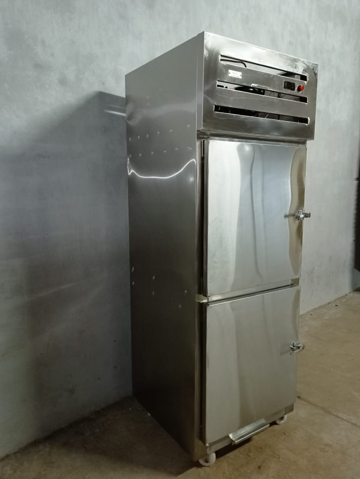 Two Door Vertical Chiller